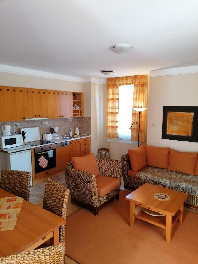 Daniella Apartmens Бік Екстер'єр фото