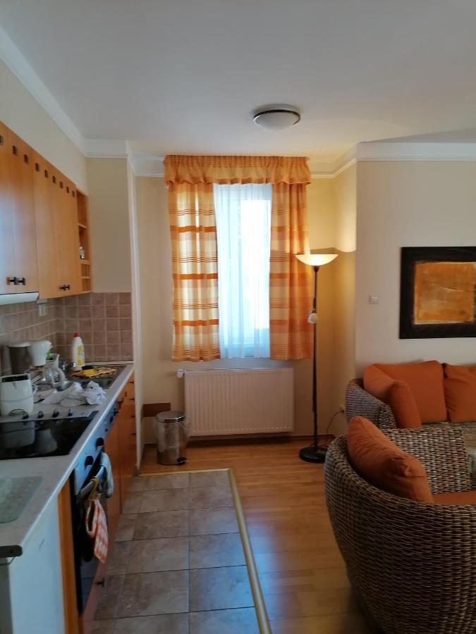 Daniella Apartmens Бік Екстер'єр фото